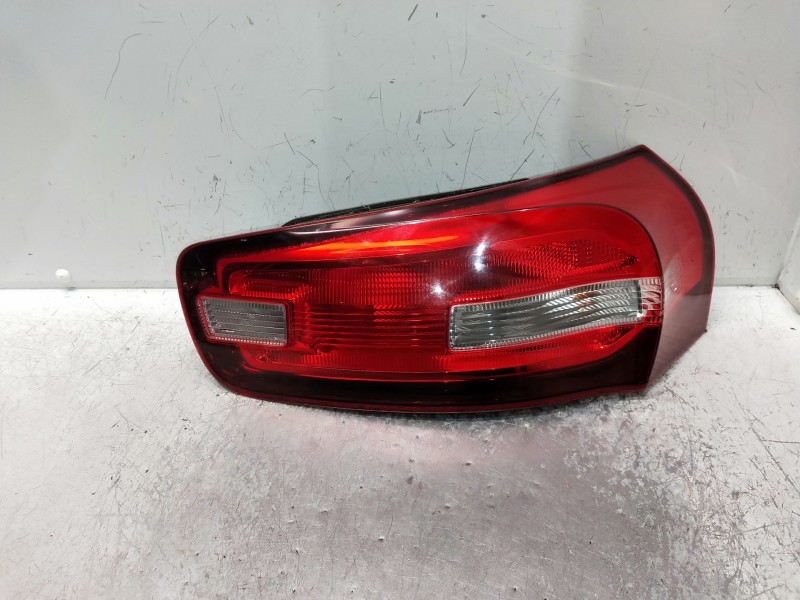 Recambio de piloto trasero derecho para citroen c4 picasso referencia OEM IAM   