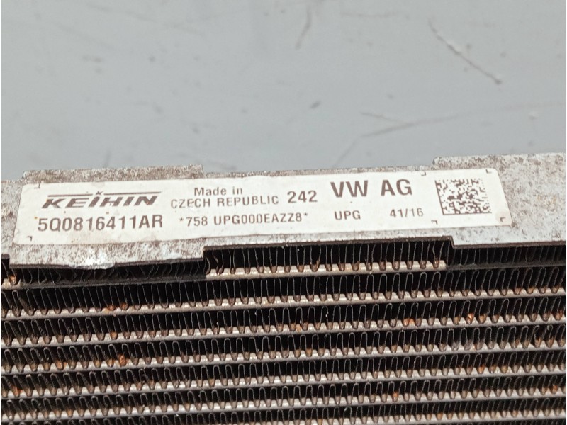 Recambio de condensador / radiador aire acondicionado para volkswagen touran (5t1) referencia OEM IAM 5Q0816411AR  