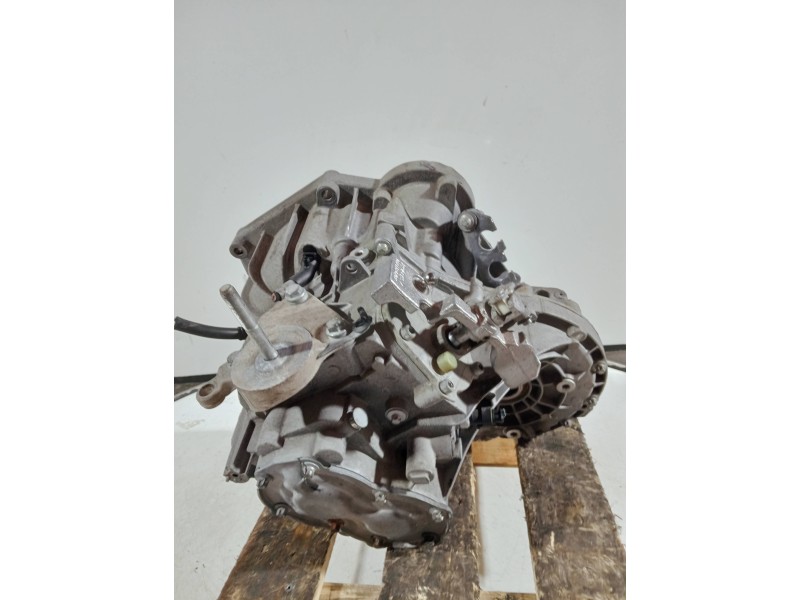 Recambio de caja cambios para fiat stilo (192) referencia OEM IAM 7721581 251051404 5V