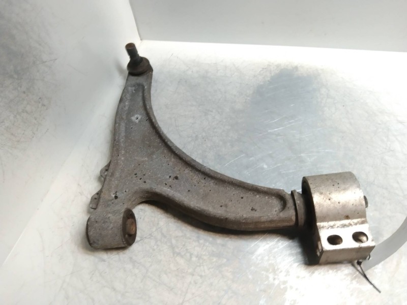 Recambio de brazo suspension inferior delantero derecho para opel insignia sports tourer 2.0 16v cdti referencia OEM IAM   