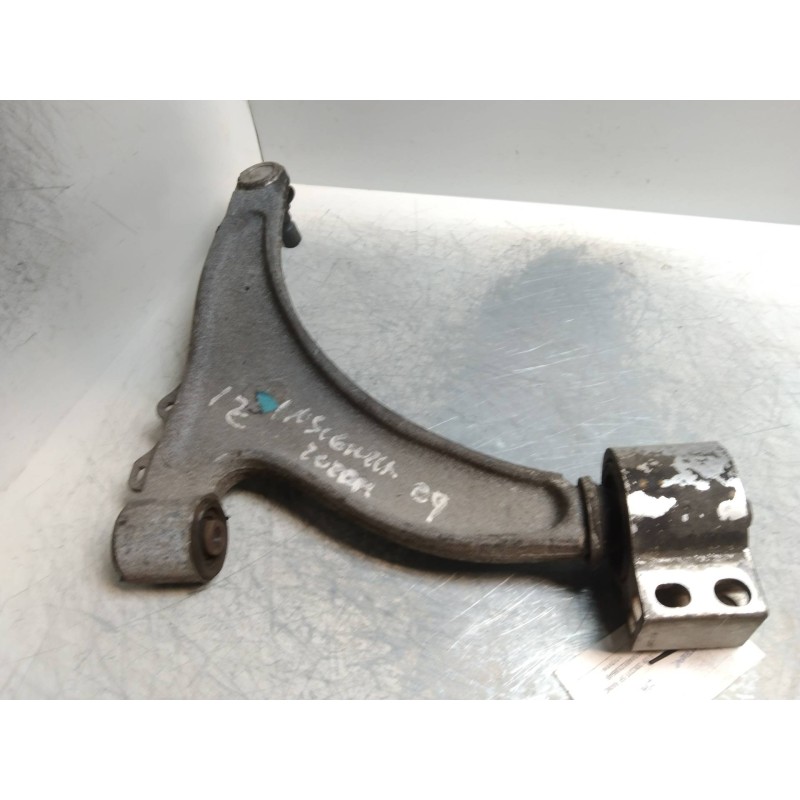 Recambio de brazo suspension inferior delantero izquierdo para opel insignia sports tourer 2.0 16v cdti referencia OEM IAM   