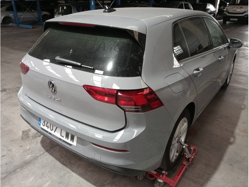 volkswagen golf viii lim. (cd1) del año 2022