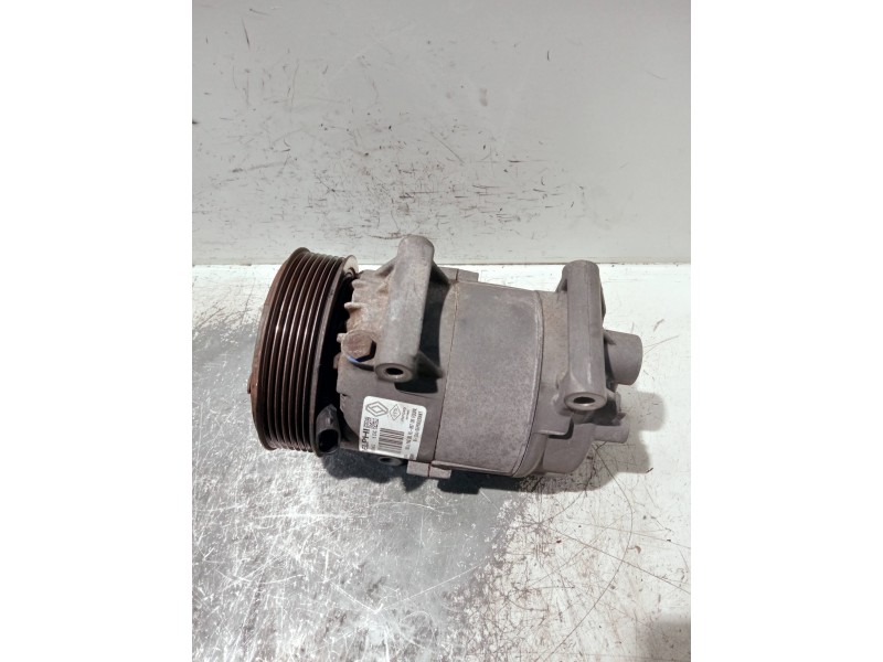 Recambio de compresor aire acondicionado para renault megane ii berlina 5p referencia OEM IAM 8200678499 01140554 6570901