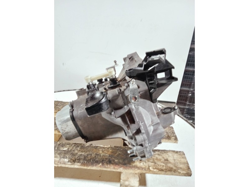 Recambio de caja cambios para citroen c4 cactus referencia OEM IAM 20CR15 1338737 5V