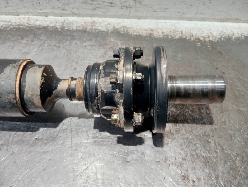 Recambio de transmision central para mitsubishi montero (v60/v70) referencia OEM IAM MR498389  TRASERA