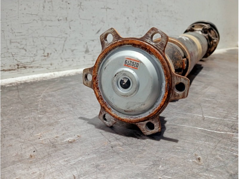 Recambio de transmision central para mitsubishi montero (v60/v70) referencia OEM IAM MR498389  TRASERA