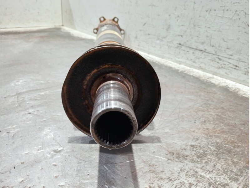 Recambio de transmision central para mitsubishi montero (v60/v70) referencia OEM IAM MR498389  TRASERA