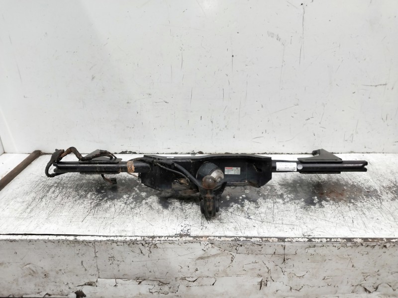 Recambio de refuerzo paragolpes trasero para volkswagen touran (5t1) referencia OEM IAM 5TA803880  BOLA REMOLQUE