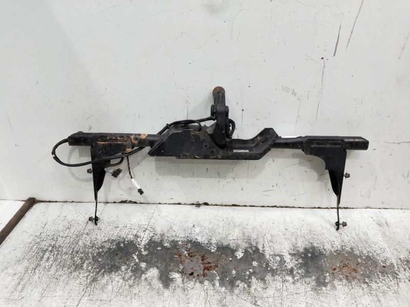 Recambio de refuerzo paragolpes trasero para volkswagen touran (5t1) referencia OEM IAM 5TA803880  BOLA REMOLQUE