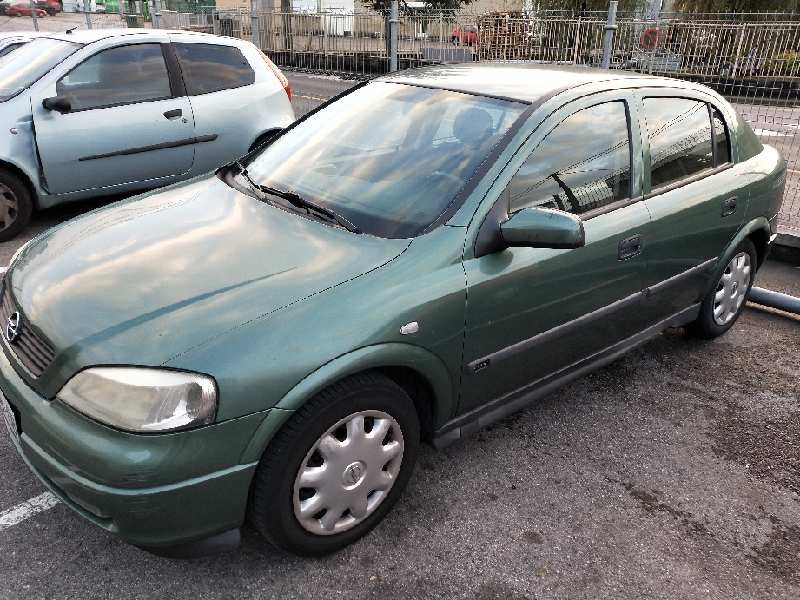 opel astra g berlina del año 1999