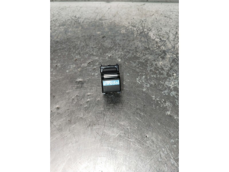 Recambio de mando multifuncion para nissan leaf referencia OEM IAM   