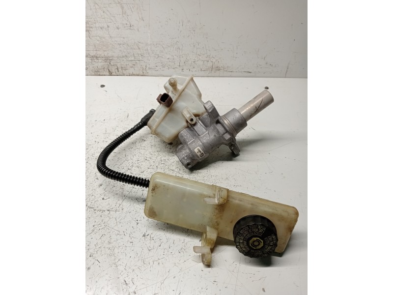 Recambio de bomba freno para citroen c4 picasso referencia OEM IAM 03350890841 9674882280 