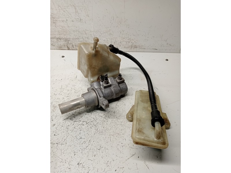 Recambio de bomba freno para citroen c4 picasso referencia OEM IAM 03350890841 9674882280 