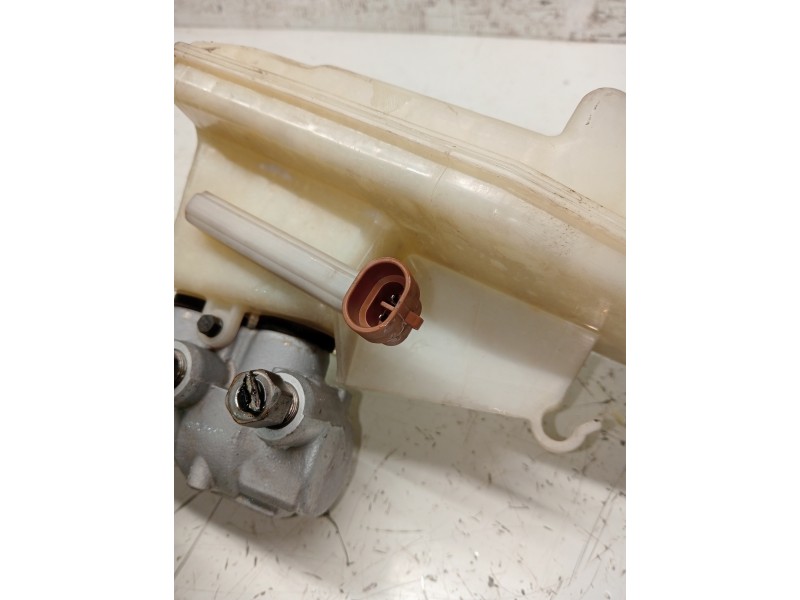 Recambio de bomba freno para opel astra k lim. 5türig referencia OEM IAM 32669020  