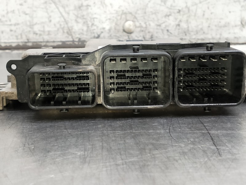 Recambio de centralita motor uce para citroen berlingo cuadro referencia OEM IAM 0281019817 9805947380 9666729580