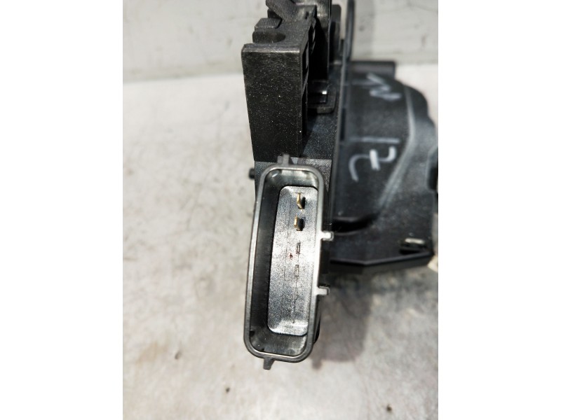 Recambio de motor cierre centralizado trasero izquierdo para nissan leaf referencia OEM IAM Y2614520  5P