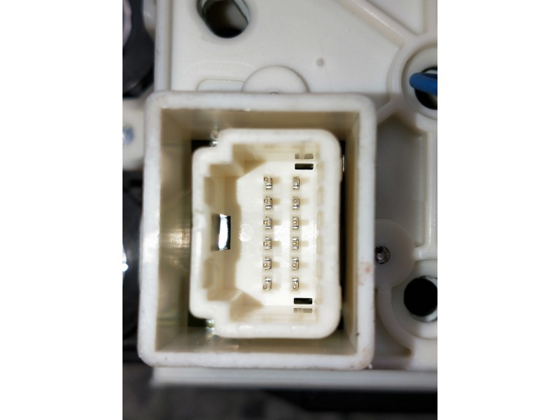 Recambio de palanca cambio para nissan leaf referencia OEM IAM 75C800  