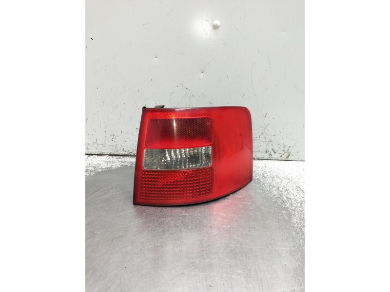 Recambio de piloto trasero derecho para audi a6 avant (4b5) referencia OEM IAM   