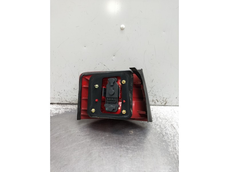 Recambio de piloto trasero derecho para audi a6 avant (4b5) referencia OEM IAM   