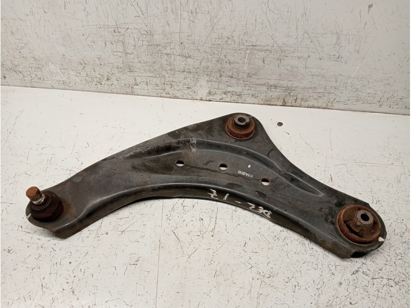 Recambio de brazo suspension inferior delantero izquierdo para nissan leaf referencia OEM IAM   