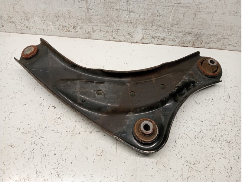 Recambio de brazo suspension inferior delantero izquierdo para nissan leaf referencia OEM IAM   