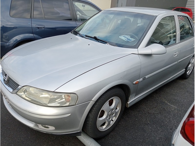 opel vectra b berlina del año 1999