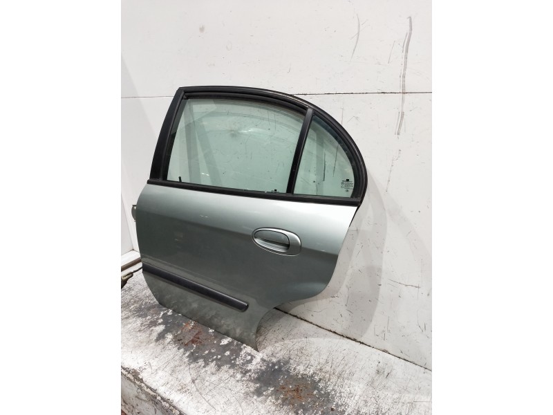 Recambio de puerta trasera izquierda para daewoo evanda referencia OEM IAM   4P