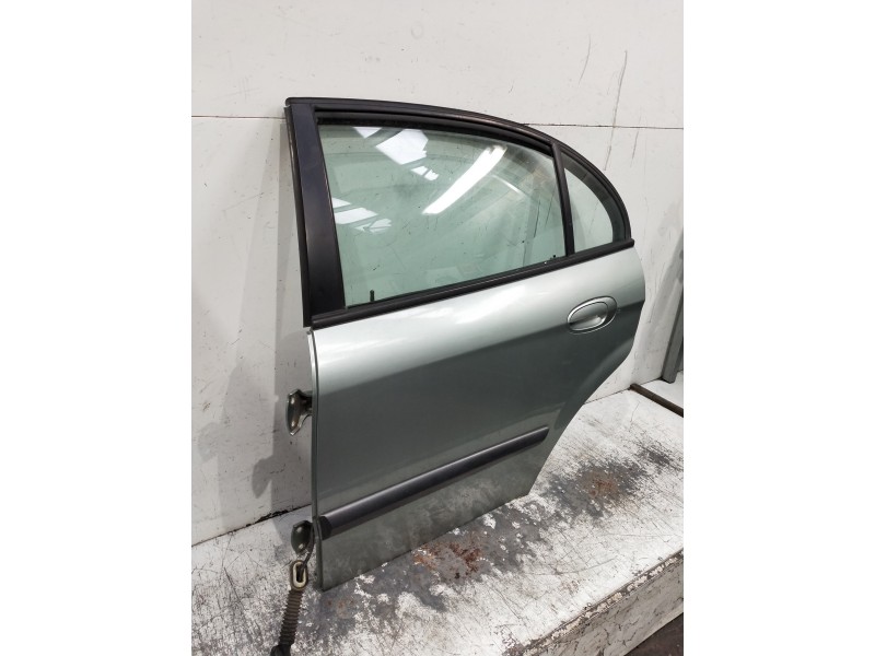 Recambio de puerta trasera izquierda para daewoo evanda referencia OEM IAM   4P