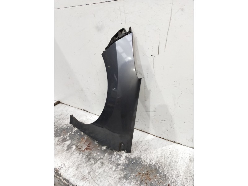 Recambio de aleta delantera izquierda para peugeot 308 referencia OEM IAM   