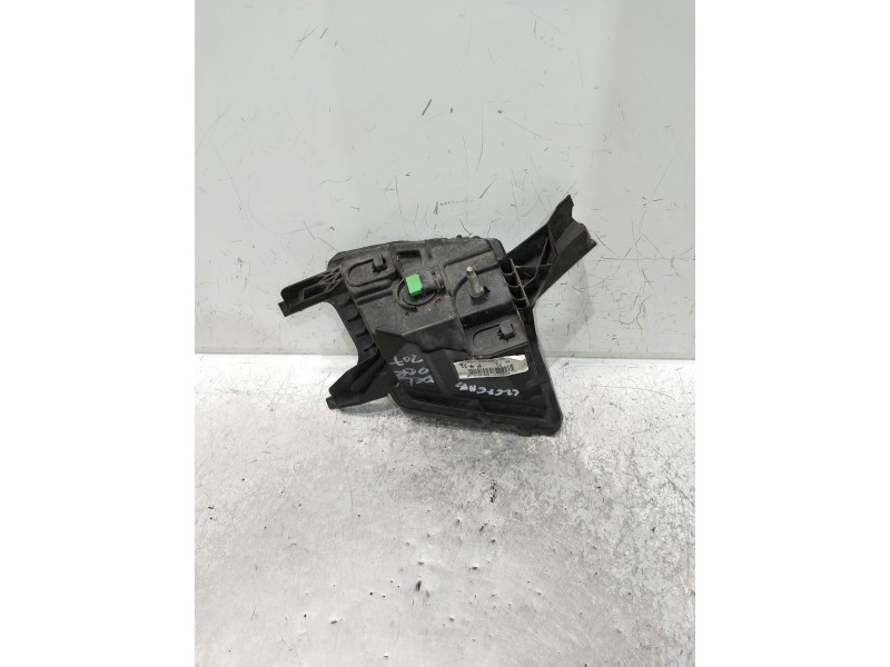 Recambio de faro antiniebla derecho para peugeot 407 referencia OEM IAM 9641945480  PATILLA ROTA