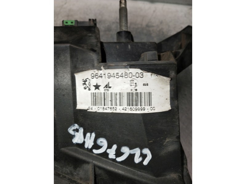 Recambio de faro antiniebla derecho para peugeot 407 referencia OEM IAM 9641945480  PATILLA ROTA