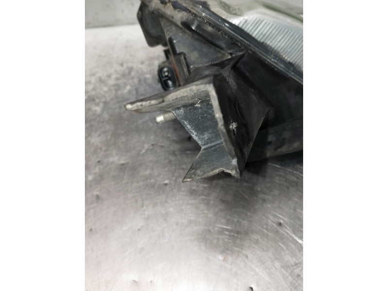 Recambio de faro antiniebla derecho para peugeot 407 referencia OEM IAM 9641945480  PATILLA ROTA