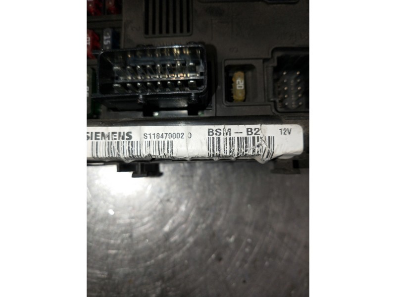 Recambio de caja reles / fusibles para peugeot 206 berlina referencia OEM IAM S118470002 964349898000 