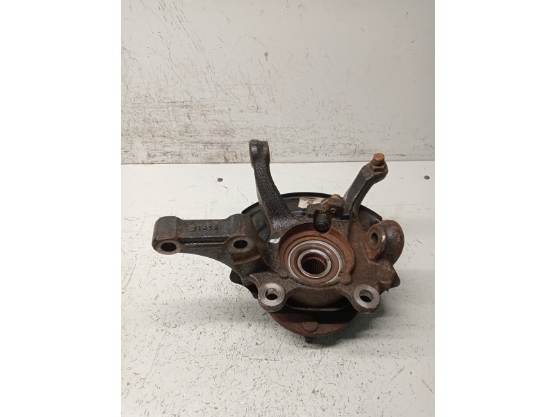 Recambio de mangueta delantera derecha para nissan x-trail (t30) referencia OEM IAM   