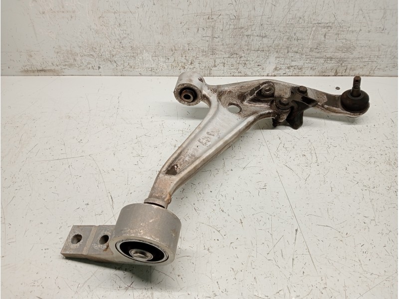 Recambio de brazo suspension inferior delantero derecho para nissan x-trail (t30) referencia OEM IAM   