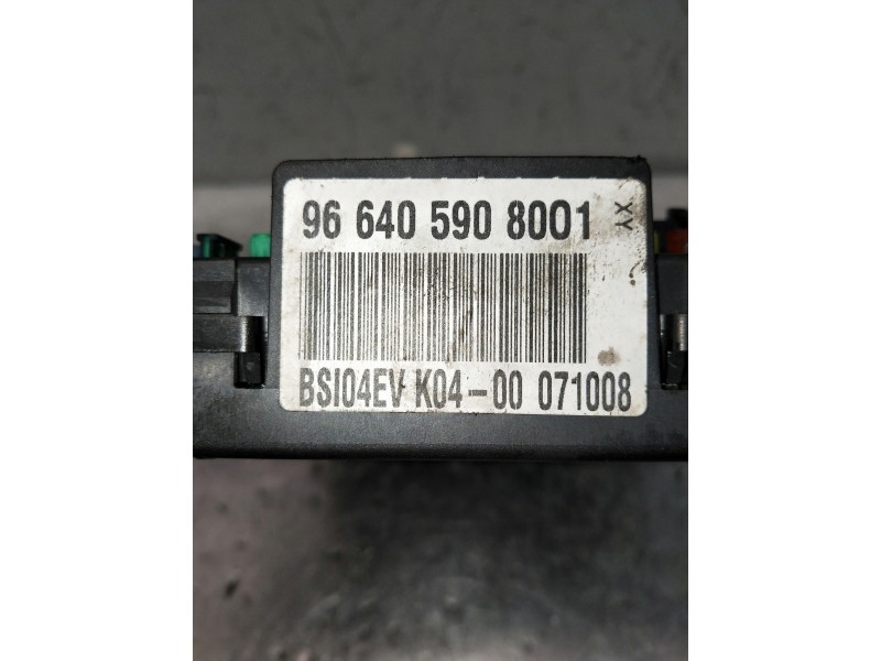 Recambio de caja reles / fusibles para peugeot 308 referencia OEM IAM 966405908001  