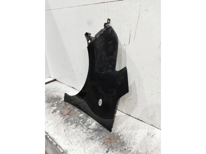 Recambio de aleta delantera izquierda para citroen c3 picasso referencia OEM IAM   