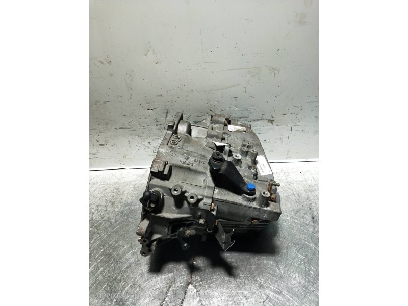 Recambio de caja cambios para volvo v40 familiar 1.9 turbodiesel referencia OEM IAM T120336 M56L2 P30016072