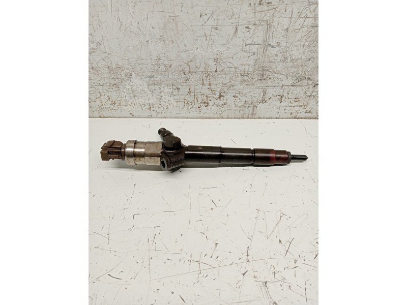 Recambio de inyector para nissan x-trail (t30) referencia OEM IAM 166008H800  DENSO