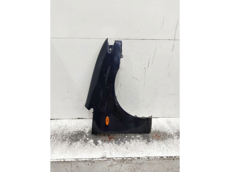 Recambio de aleta delantera derecha para mazda premacy (cp) referencia OEM IAM   