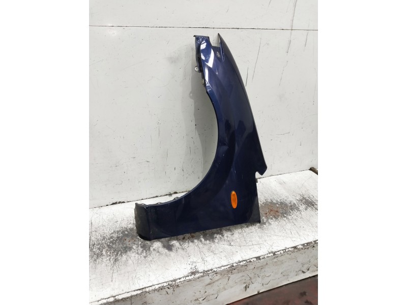 Recambio de aleta delantera izquierda para mazda premacy (cp) referencia OEM IAM   