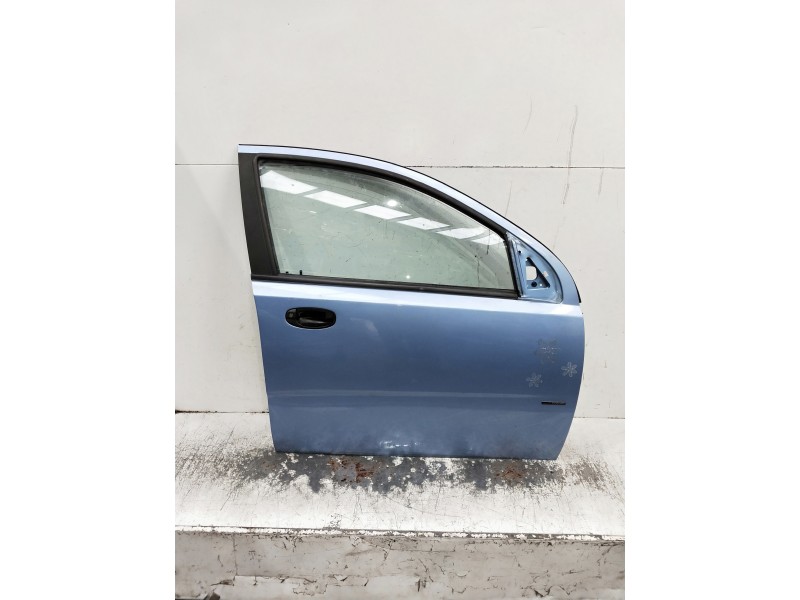 Recambio de puerta delantera derecha para daewoo kalos referencia OEM IAM  MANILLA EXTERIOR ROTA 5P