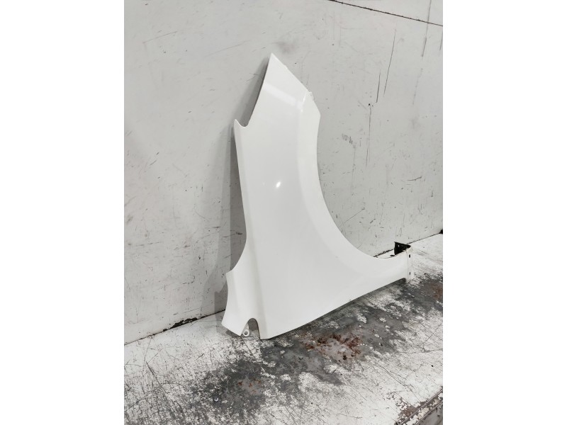 Recambio de aleta delantera derecha para kia rio (yb) referencia OEM IAM   