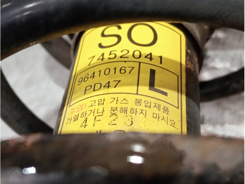 Recambio de amortiguador delantero izquierdo para daewoo kalos referencia OEM IAM 96410167 7452041 