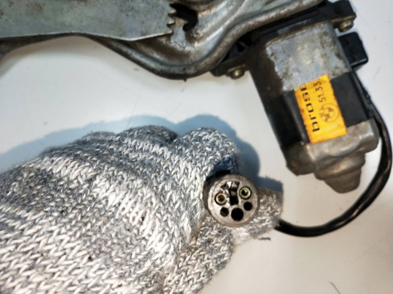 Recambio de elevalunas delantero izquierdo para bmw serie 3 berlina (e30) 1.6 referencia OEM IAM   4P