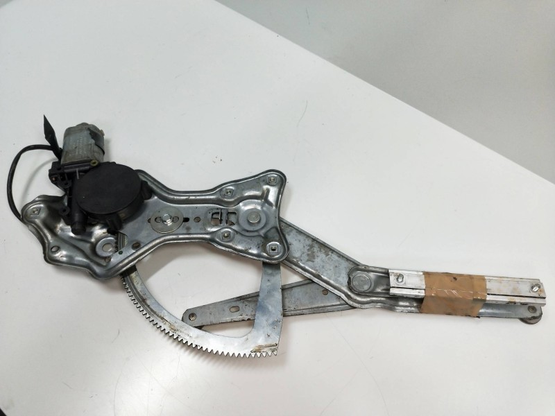Recambio de elevalunas delantero derecho para bmw serie 3 berlina (e30) referencia OEM IAM 0130921158  4P Recambio de elevalunas delantero derecho para bmw serie 3 berlina (e30) referencia OEM IAM 0130921158  4P