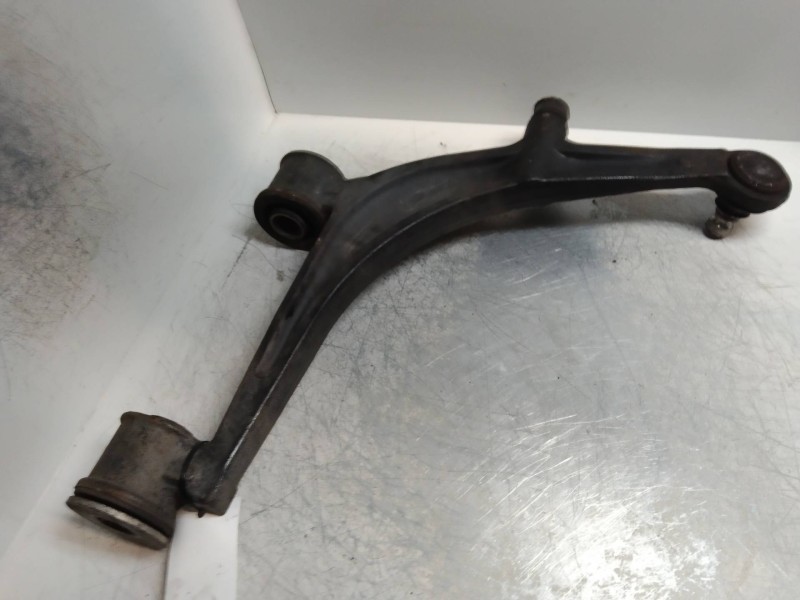 Recambio de brazo suspension inferior delantero izquierdo para opel movano furgón corto 2.8t referencia OEM IAM   