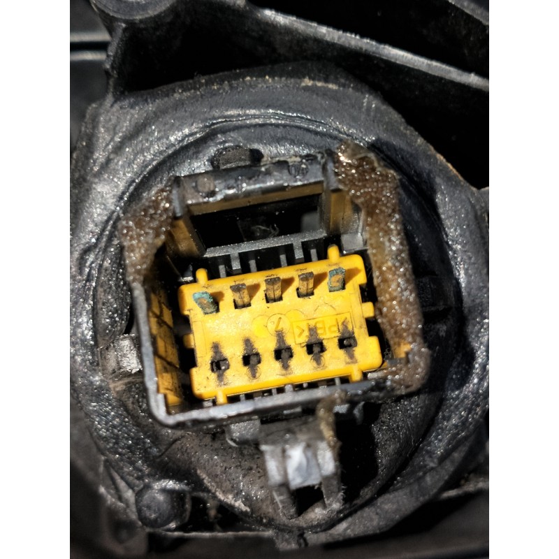 Recambio de retrovisor izquierdo para renault megane ii berlina 5p referencia OEM IAM ELÉCTRICO 1 ENCHUFE 5 PINES