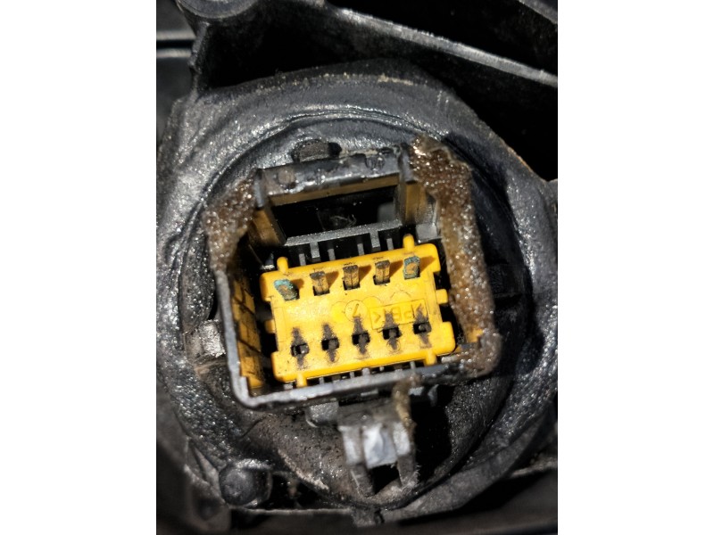 Recambio de retrovisor izquierdo para renault megane ii berlina 5p referencia OEM IAM ELÉCTRICO 1 ENCHUFE 5 PINES