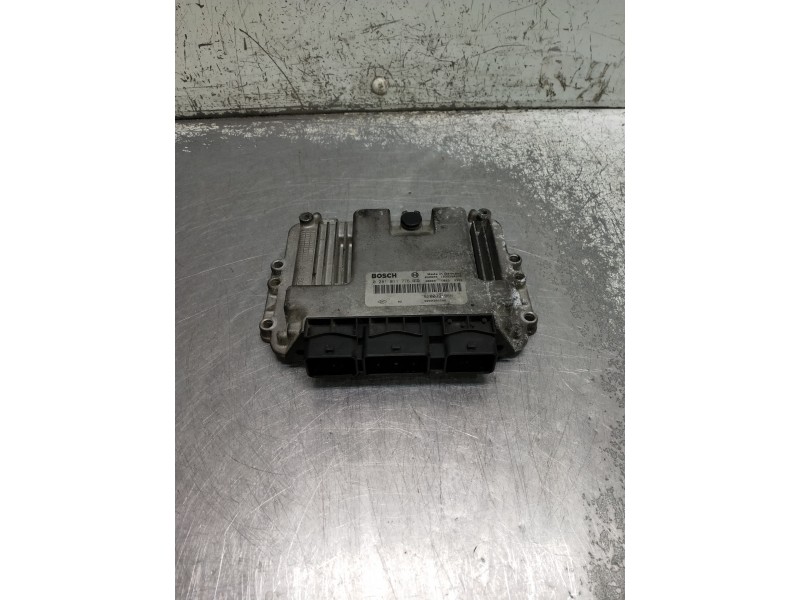 Recambio de centralita motor uce para renault megane ii berlina 5p referencia OEM IAM 0281011776 8200391966 8200386508